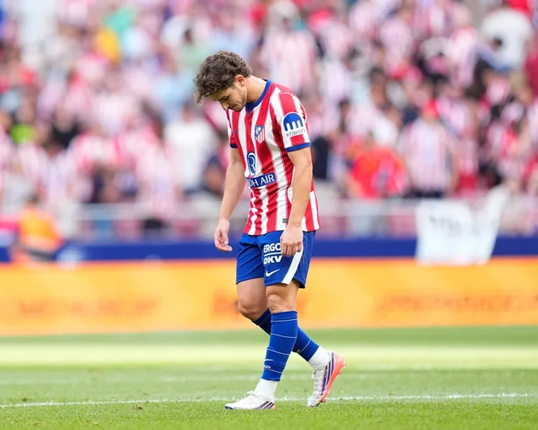 Julián Álvarez está preso no Atlético de Madrid? Entenda a crise que tomou conta do clube