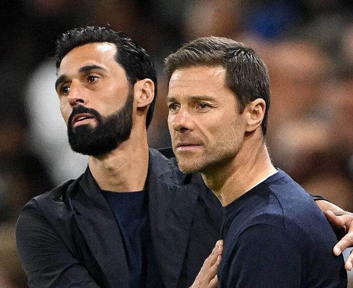 xabi alonso e arbeloa técnicos premier league