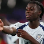 Jeremy Monga na estreia pelo Manchester City