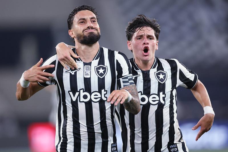 alex telles