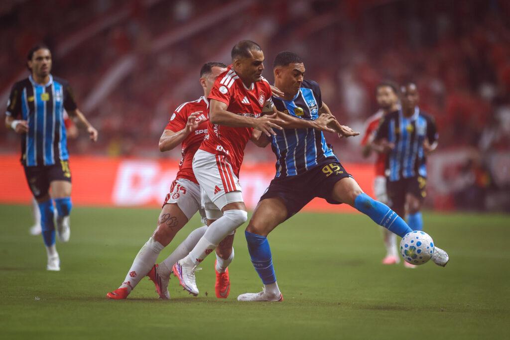 0 a 0 no Gre-Nal: Inter cresce, Grêmio recua e decisão fica para a Arena