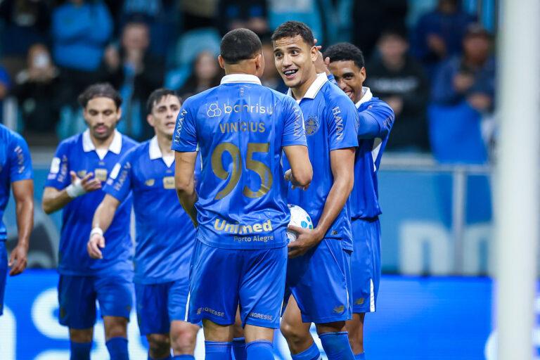 Grêmio teve vitória “culposa” contra o lanterna do Brasileirão; entenda como time salvou 3 pontos