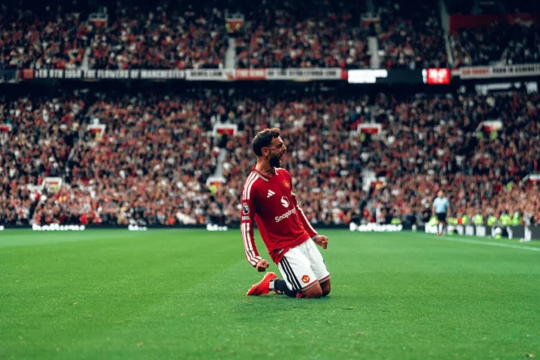 Manchester United dá resposta após derrota, vira e goleia Ipswich com hat-trick de Bruno Fernandes