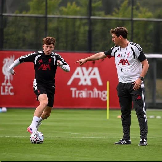 Victor Munoz e iraola liverpool
