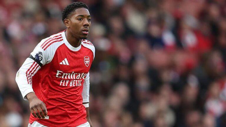Arsenal: Lewis-Skelly pressiona para ser titular no meio-campo dos Gunners