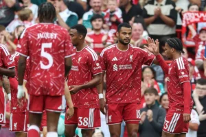 Liverpool termina pré temporada com sinais positivos, mas profundidade do elenco preocupa