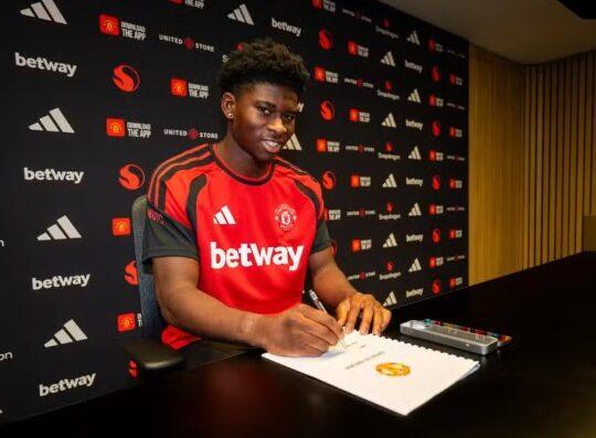 Carlos Baleba é o novo reforço do Manchester United