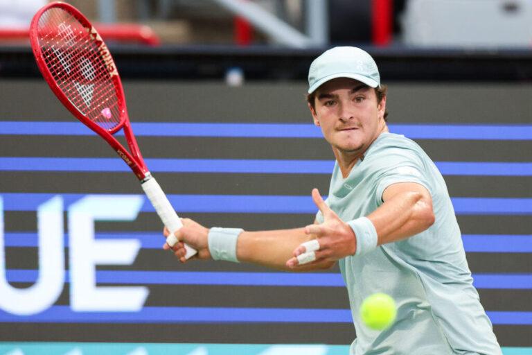 Sofrendo no saque, João Fonseca perde para Ben Shelton no Canadá Open; confira os resultados do dia