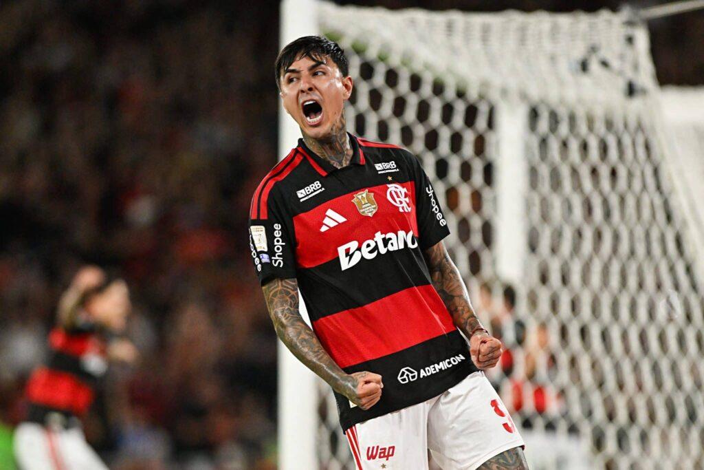 Flamengo volta a jogar bem e vence o Vitória no Brasileirão