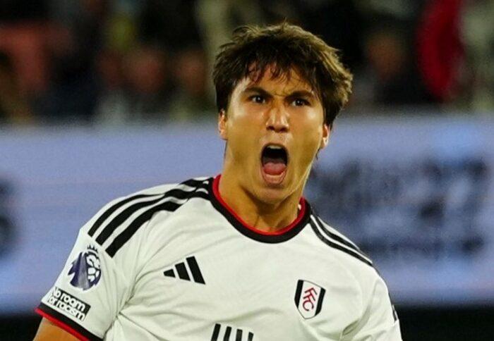 Gonzalo García comemora gol com a camisa do Fulham