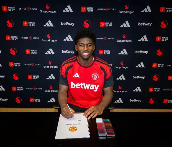 Carlos Baleba Manchester United