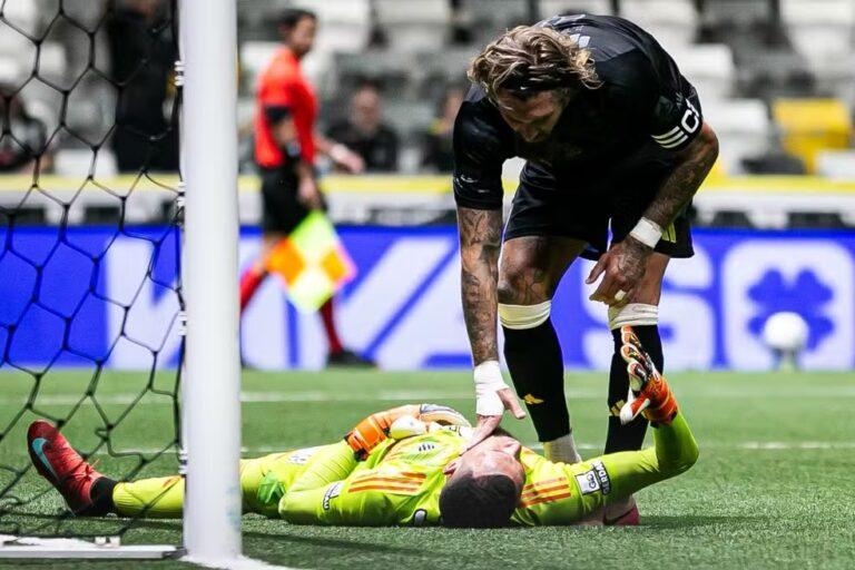 Inglaterra e Espanha aplicam nova regra contra cera dos goleiros; mudança seria excelente no Brasileirão