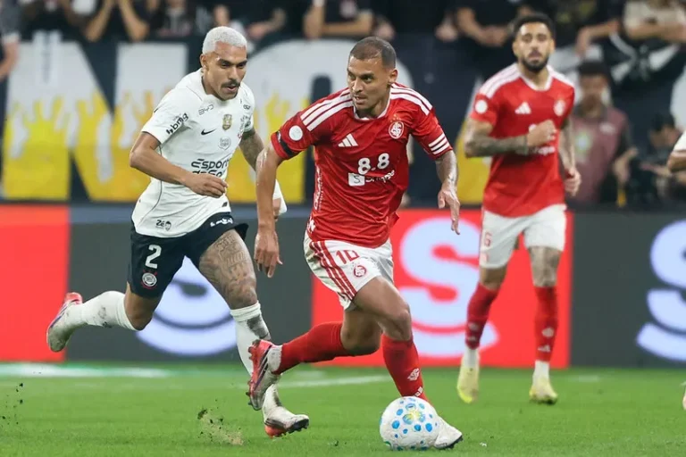 Internacional sofre derrota para o Corinthians na Neo Química Arena, mas avança na Copa do Brasil