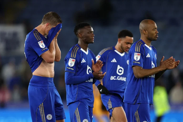 Leicester City: como o campeão da Premier League chegou à beira do colapso financeiro?