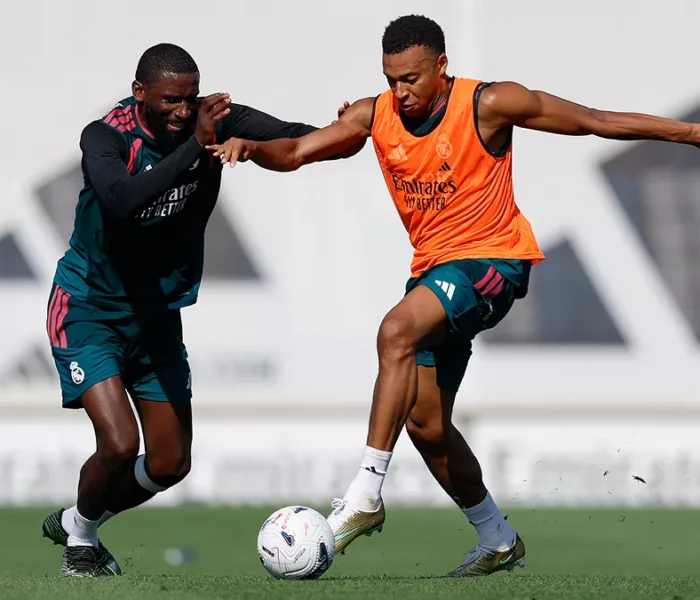 Mbappé, Rudiger, Real Madrid. Foto: Víctor Carretero/Real Madrid CF via site oficial.