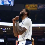 Marshall renova com Mavericks.