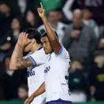Pedro Rocha comemora gol marcado pelo Coritiba sobre o Corinthians