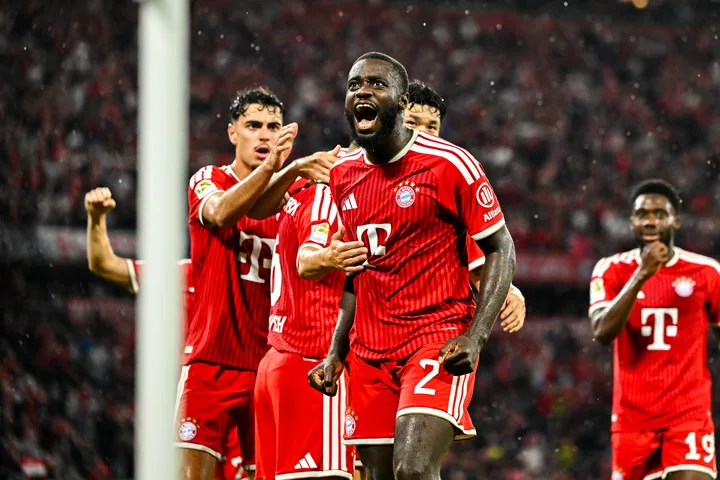 Upamecano, Bayern de Munique x Stuttgart. Foto: DFL/Getty Images / DFL/Getty Images.