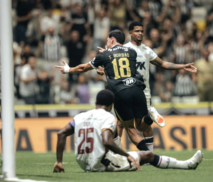 Thiago Borbas comemora gol do Atlético Mineiro sobre o Vitória pelo Brasileirão
