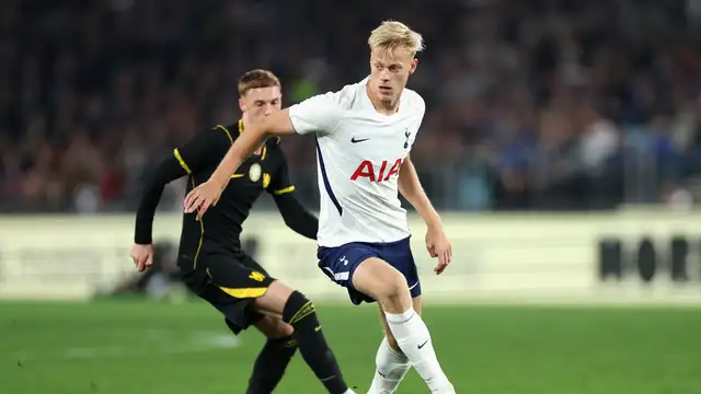 Tottenham Van Hecke