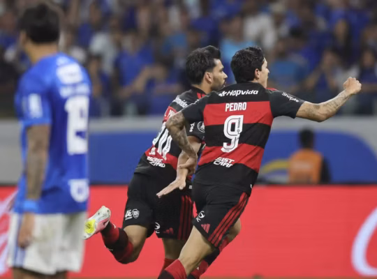 Gol de Paquetá do Flamengo contra Cruzeiro