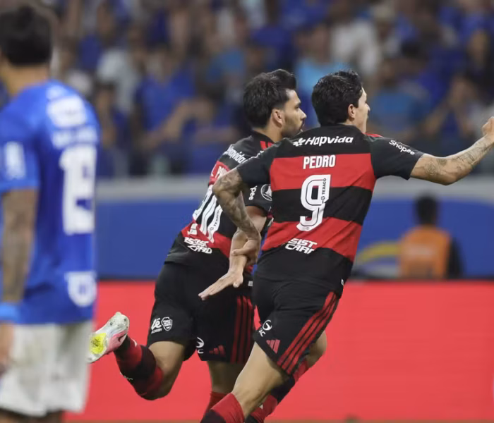 Gol de Paquetá do Flamengo contra Cruzeiro