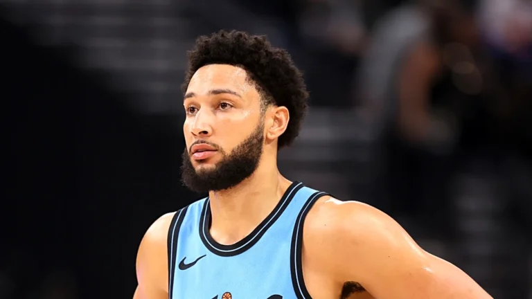 O Charlotte Hornets deveria ir atrás de Ben Simmons?