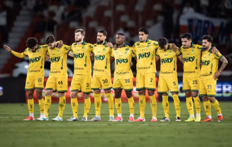 Mirassol sai de cabeça erguida de sua primeira Libertadores, mas eliminação pode ser benéfica na briga contra o rebaixamento; entenda