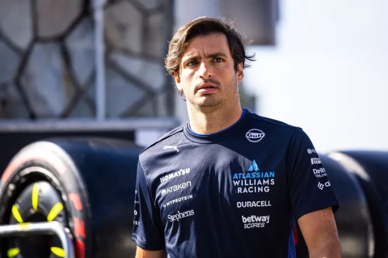 Sainz renova com a Williams e escolhe acreditar na equipe apesar de temporada difícil