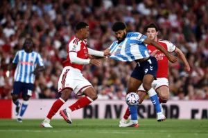 Entenda por que a derrota na estreia não abala os planos do Coventry na Premier League