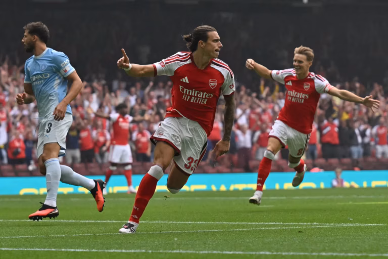 Arsenal massacra Manchester City e se sagra campeão da Supercopa da Inglaterra