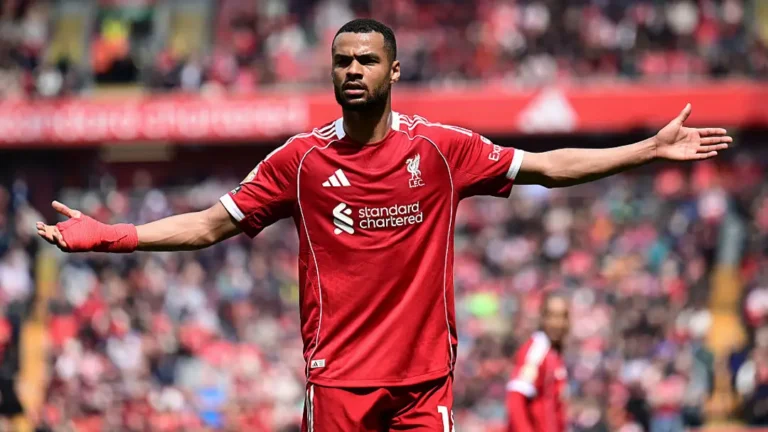 Liverpool e o caso Gakpo: por que a decisão vai além de uma simples venda