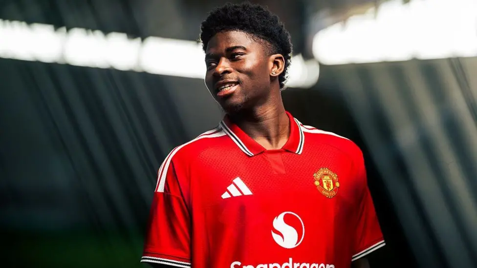 Carlos Baleba - Manchester United