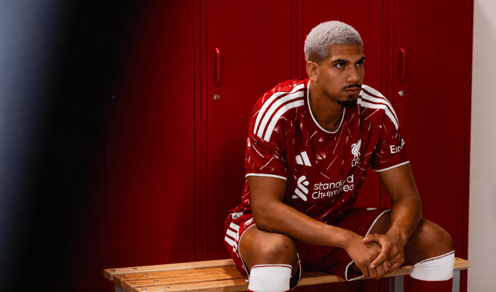 Ronald Araújo, Liverpool. Foto: Liverpool FC/Liverpool FC via Getty Images
