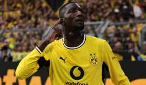 Guirassy brilha, jovens se destacam e Dortmund vence Hamburger SV na estreia