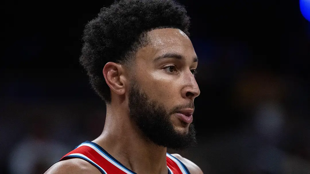 Simmons pode voltar.