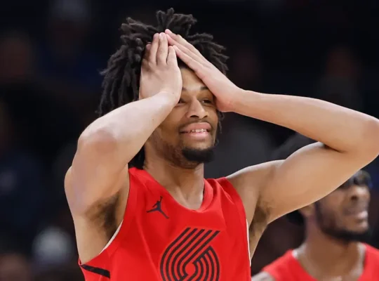 Blazers lesão Sharpe.