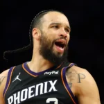 Suns renova com Brooks.