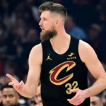 Cavaliers busca opções.