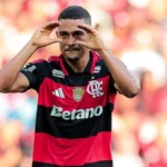 Samuel Lino marca dois gols pelo Flamengo contra Botafogo