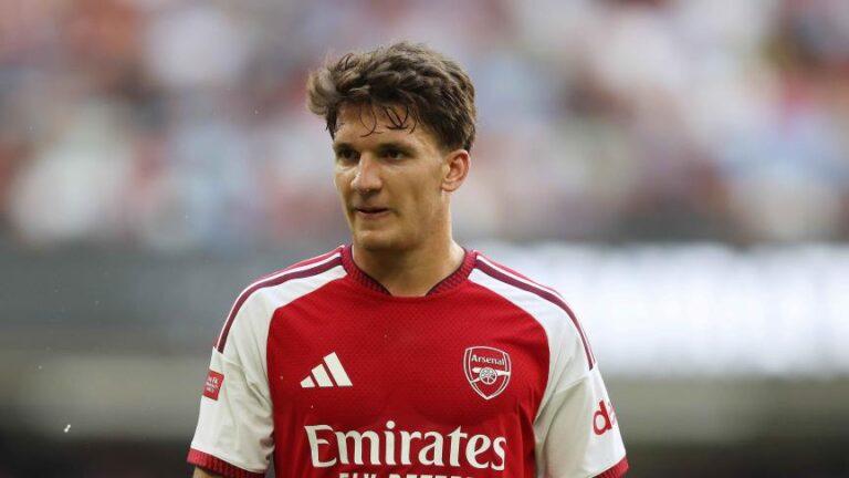 Tzolis ganha espaço no Arsenal e mostra que pode ser peça importante no ataque