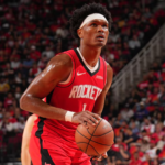 Thompson fica nos Rockets.