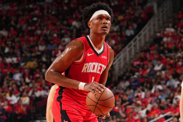 Thompson fica nos Rockets.