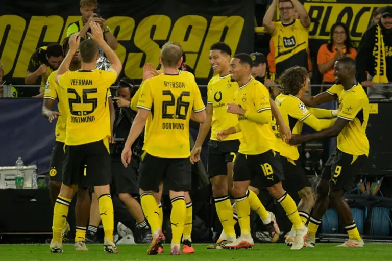 Com segundo tempo movimentado, o Borussia Dortmund derrota o Villarreal na estreia da Champions League