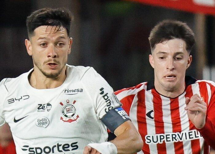 Estudiantes e Corinthians empataram em 1 a 1