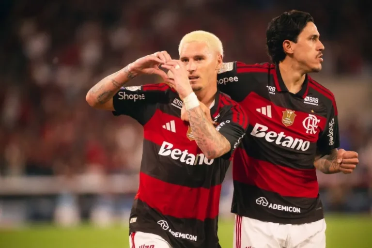 Pedro volta a marcar, Flamengo vence Bragantino e continue líder do Brasileirão. Confira 3 impressões do jogo
