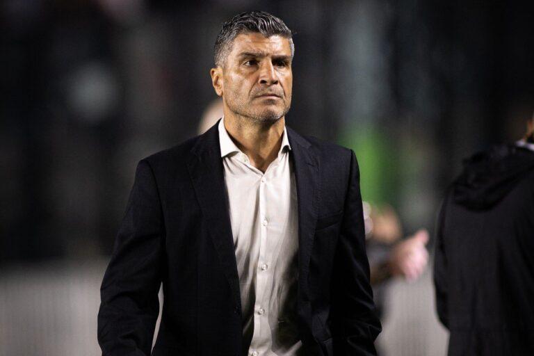 Vasco faz seu melhor jogo em 2026 e mostra força para reta final da temporada