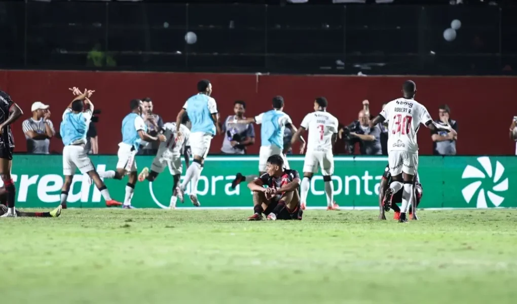 Vasco elimina Vitória na Copa do Brasil