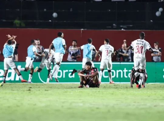 Vasco elimina Vitória na Copa do Brasil