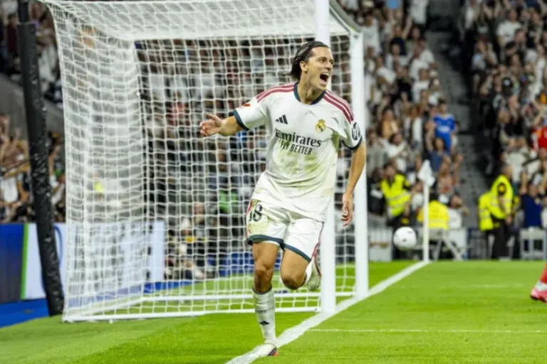 Carreras responde à chegada de Cucurella e mostra a Mourinho que pode ser titular do Real Madrid